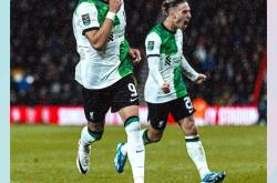  欧联杯战况：利物浦防线稳固，上海海港进攻受阻，斯瓦泰克成最佳