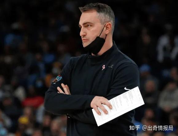 明斯特主教练发表讲话，称赞球队精神面貌的简单介绍