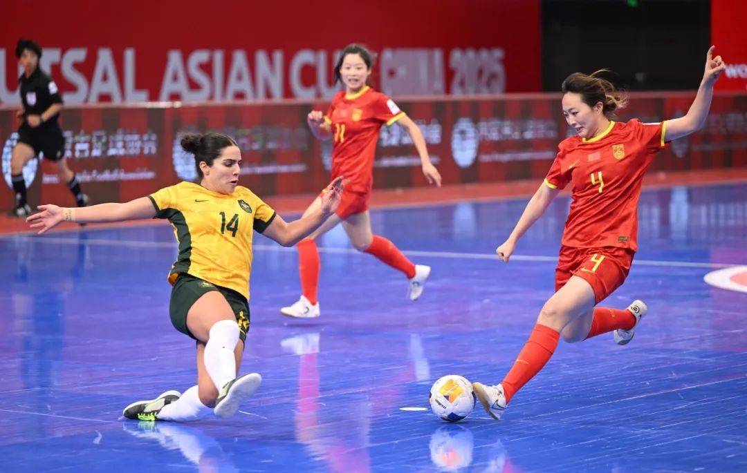 中国女足队员表现出色，助力球队取得胜利的简单介绍